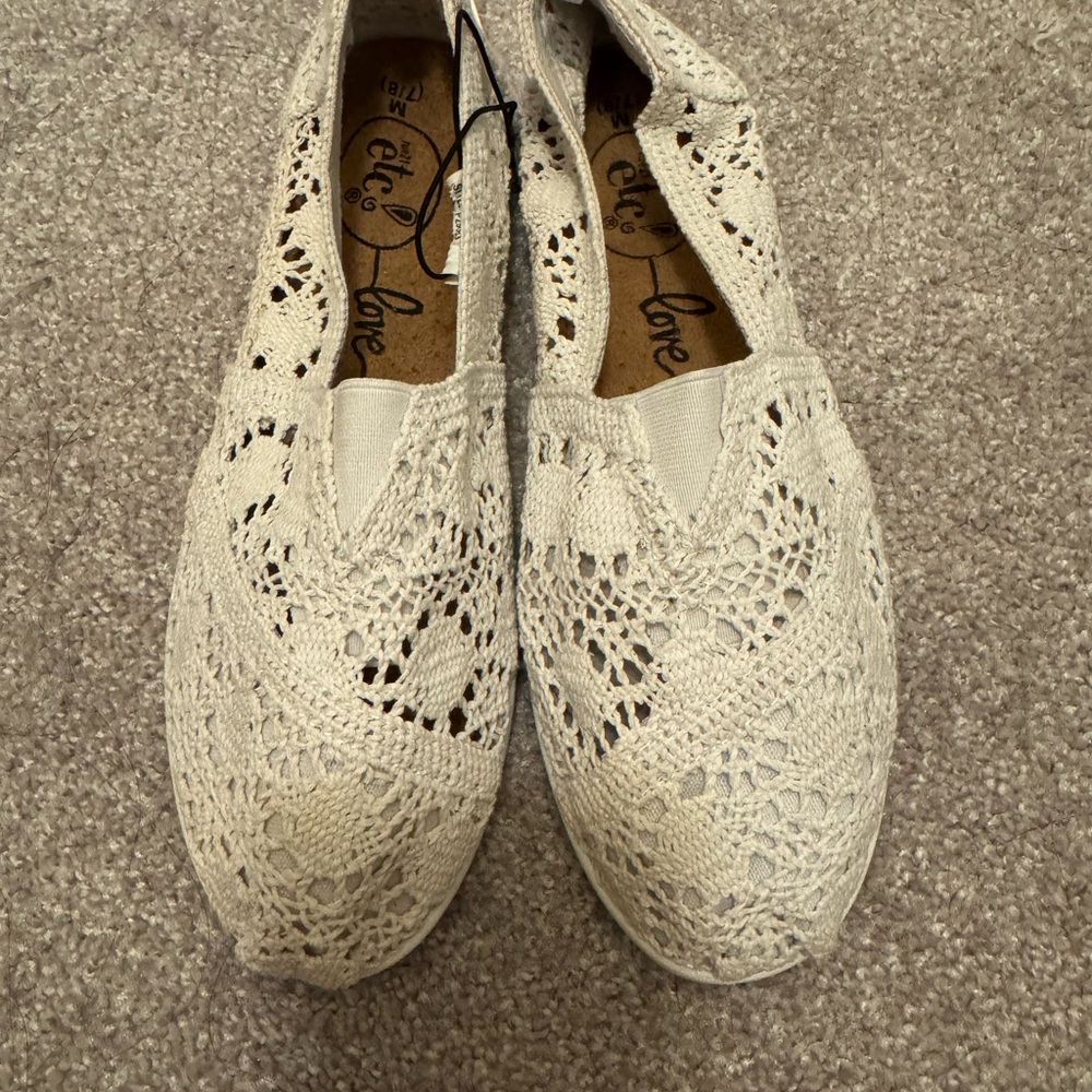 TC Cream Crochet Flats
